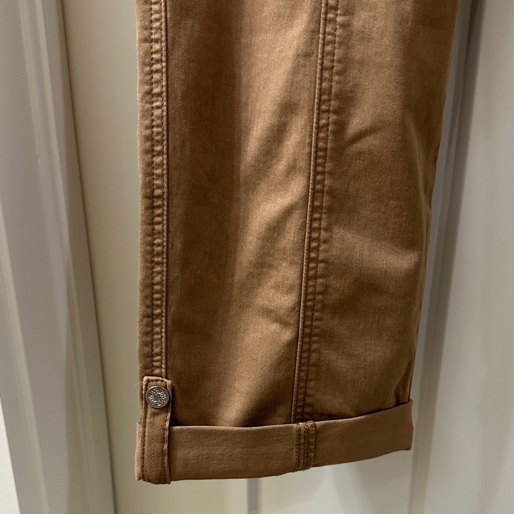 NWT White House Black Market Pret-A-Pedi Tan Cropped Pants 12 - Picture 9 of 10